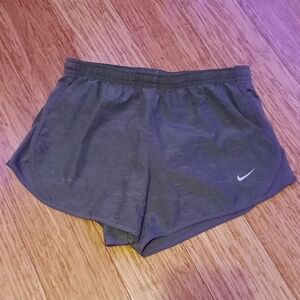 Nike Dri-Fit Girls Gray Gym/Running Shorts - Size Medium